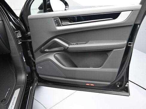 New 2026 Porsche Cayenne AWD/4WD image 28
