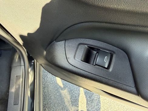 Used 2022 Chevrolet Equinox LT w/ Driver Convenience Package FWD image 30