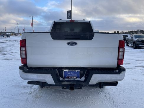 Certified 2022 Ford F250 XLT w/ Snow Plow Prep Package image 4