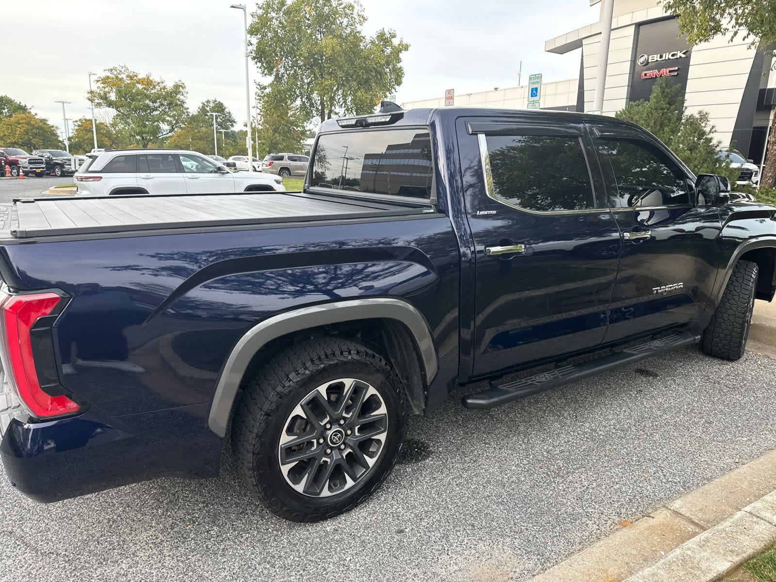 Used 2023 Toyota Tundra Limited AWD/4WD image 3