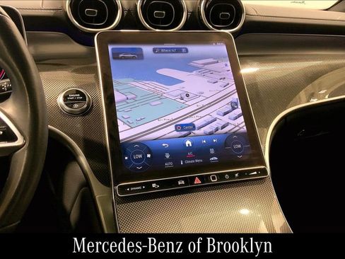 Used 2024 Mercedes-Benz GLC 300 4MATIC image 8