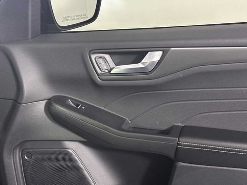 Used 2025 Ford Escape SE FWD image 18
