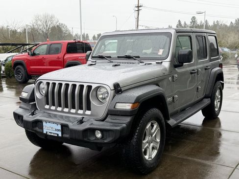 Used 2019 Jeep Wrangler Unlimited Sport S image 5