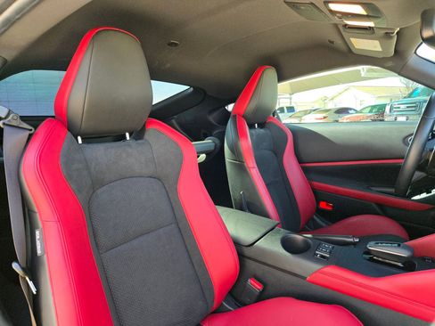 Used 2024 Nissan Z Performance w/ Floor Mat Package image 27