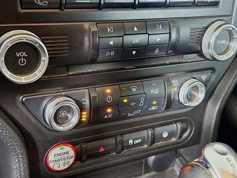 Used 2015 Ford Mustang Coupe image 22