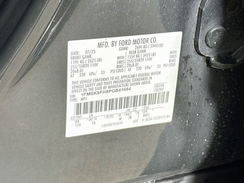 Used 2023 Ford Explorer Limited w/ Equipment Group 301A AWD/4WD image 40