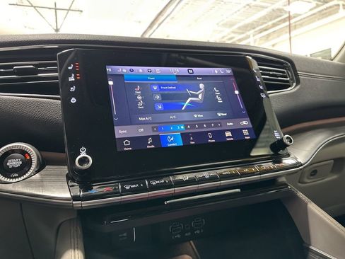 Used 2022 Jeep Grand Wagoneer Series III w/ Flexible Seating Group image 5