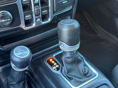 Certified 2023 Jeep Gladiator Sport image 20