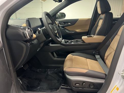 New 2026 Chevrolet Equinox ACTIV w/ Convenience Package III AWD/4WD image 8