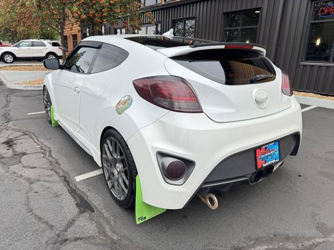Used 2013 Hyundai Veloster Turbo FWD image 3