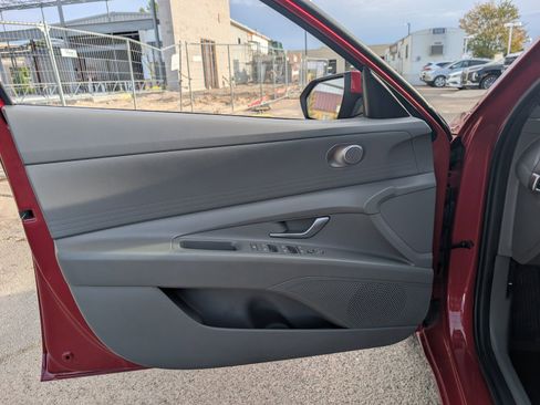 Used 2023 Hyundai Elantra SEL w/ Preferred Accessory Package image 11