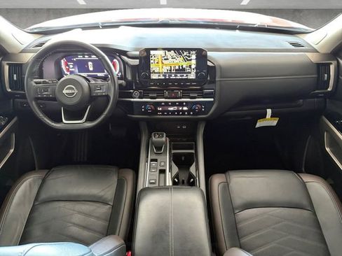 Used 2024 Nissan Pathfinder Platinum image 20