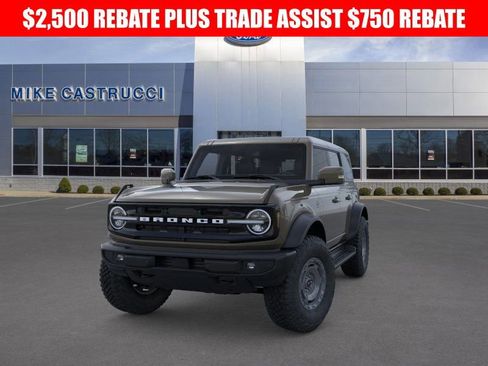 New 2025 Ford Bronco Outer Banks w/ Sasquatch Package image 2