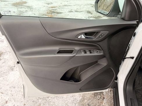 Used 2022 Chevrolet Equinox LT image 18