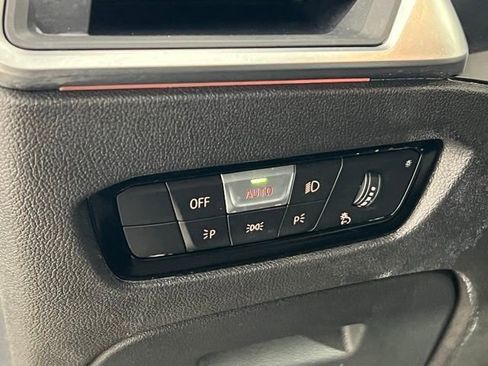 Used 2020 BMW 330i xDrive Sedan w/ Premium Package image 18