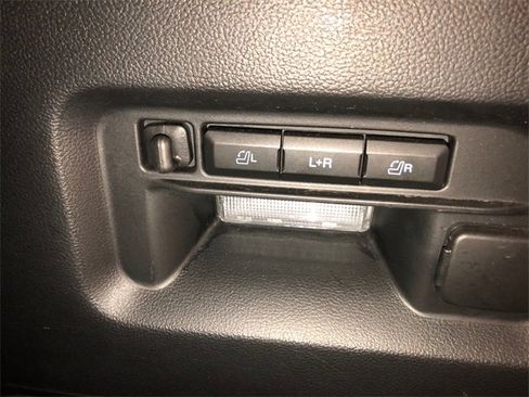 Used 2023 Ford Explorer Limited w/ Limited Technology Package image 9