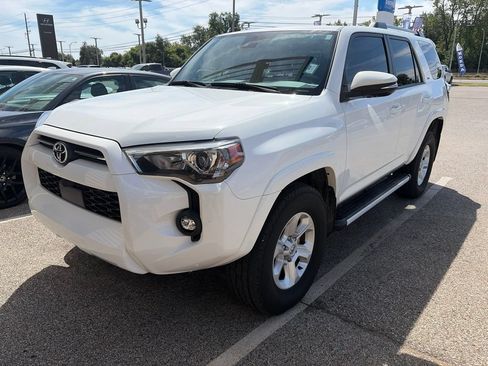 Used 2024 Toyota 4Runner SR5 Premium w/ Moonroof Package AWD/4WD image 4