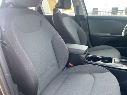 Used 2025 Kia K4 LXS image 39