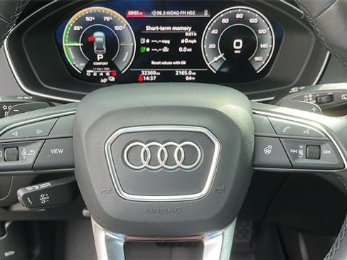 Used 2022 Audi Q5 e Premium image 11