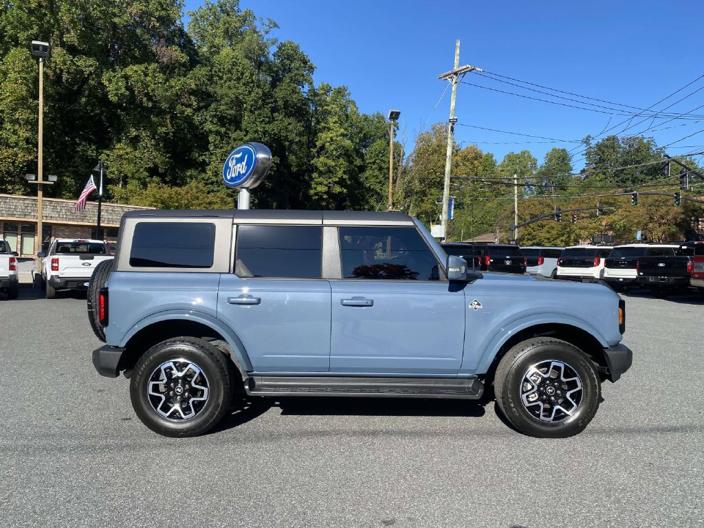 Used 2025 Ford Bronco Outer Banks AWD/4WD image 8