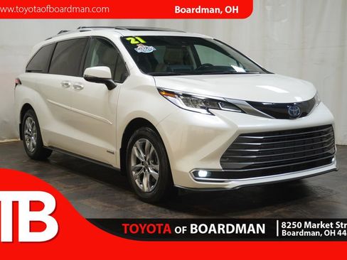 Used 2021 Toyota Sienna Limited image 1