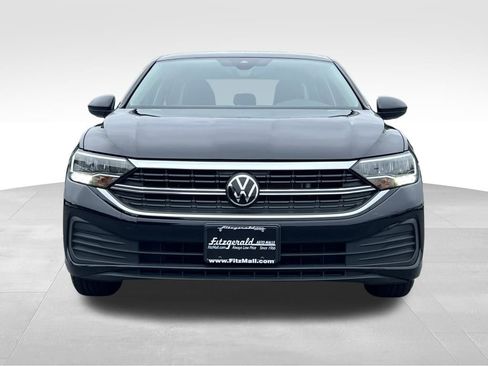 Used 2024 Volkswagen Jetta SE image 5