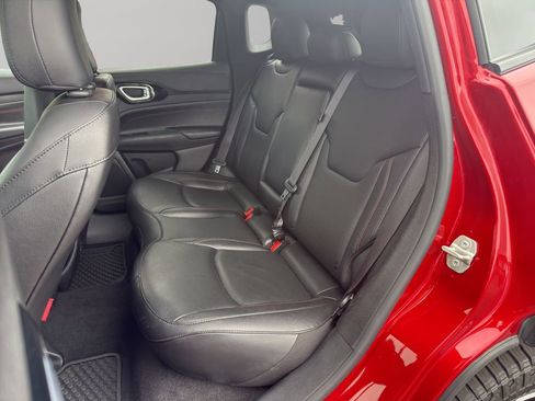 Used 2025 Jeep Compass Trailhawk w/ Trailhawk Elite Group AWD/4WD image 18