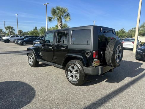 Used 2018 Jeep Wrangler Unlimited Sahara w/ Connectivity Group image 2