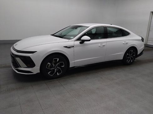 Used 2024 Hyundai Sonata SEL FWD image 2