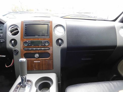 Used 2004 Ford F150 Lariat image 7