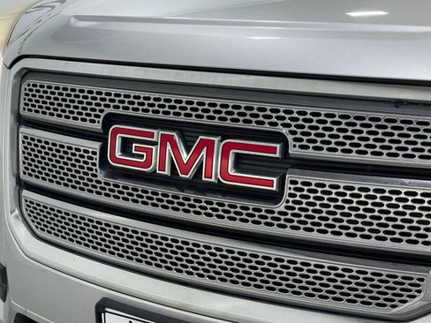 Used 2015 GMC Acadia Denali image 40