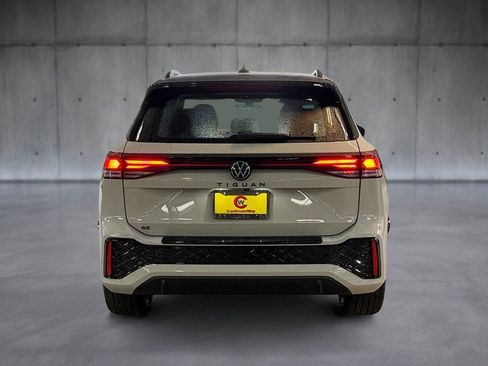 New 2026 Volkswagen Tiguan SE R-Line AWD/4WD image 4