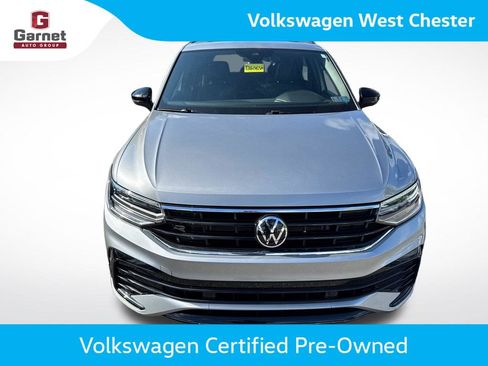 Certified 2023 Volkswagen Tiguan SE R-Line FWD image 9