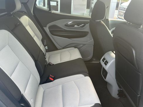 Used 2023 GMC Terrain SLE w/ Driver Convenience Package image 7
