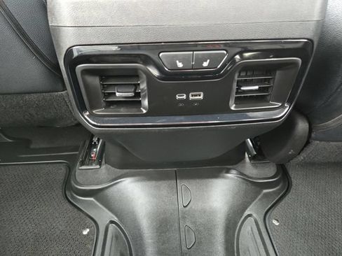 Used 2024 GMC Sierra 1500 AT4 w/ Technology Package AWD/4WD image 16