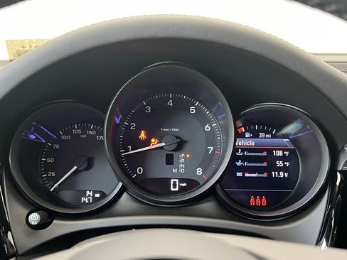 Used 2026 Porsche Macan image 10
