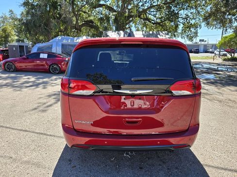 New 2026 Chrysler Voyager LX image 5