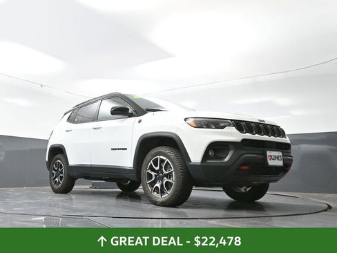 Used 2025 Jeep Compass Trailhawk w/ Trailer Tow Group image 54