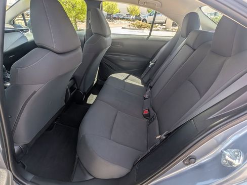 Used 2022 Toyota Corolla LE FWD image 47