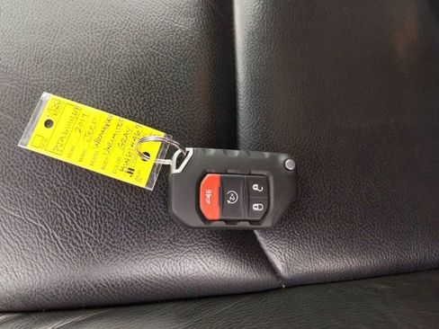 Used 2019 Jeep Wrangler Unlimited Rubicon w/ Uconnect 4C Nav & Sound Group image 40