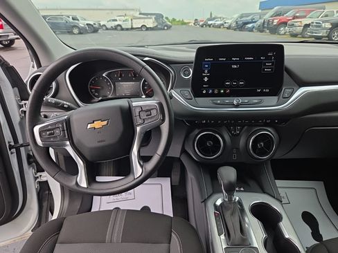 Used 2025 Chevrolet Blazer LT w/ Convenience Package FWD image 27