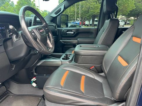Used 2021 GMC Sierra 2500 AT4 w/ AT4 Premium Plus Package AWD/4WD image 11