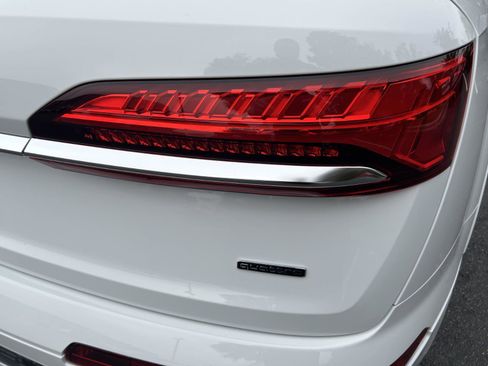 Certified 2025 Audi Q7 3.0T Premium Plus w/ Premium Plus Package image 9