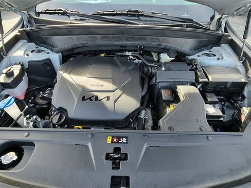 Used 2025 Kia Telluride AWD image 32