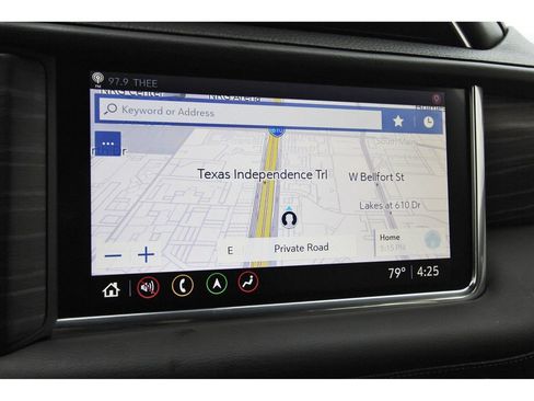 Used 2021 GMC Yukon Denali w/ Denali Premium Package image 23