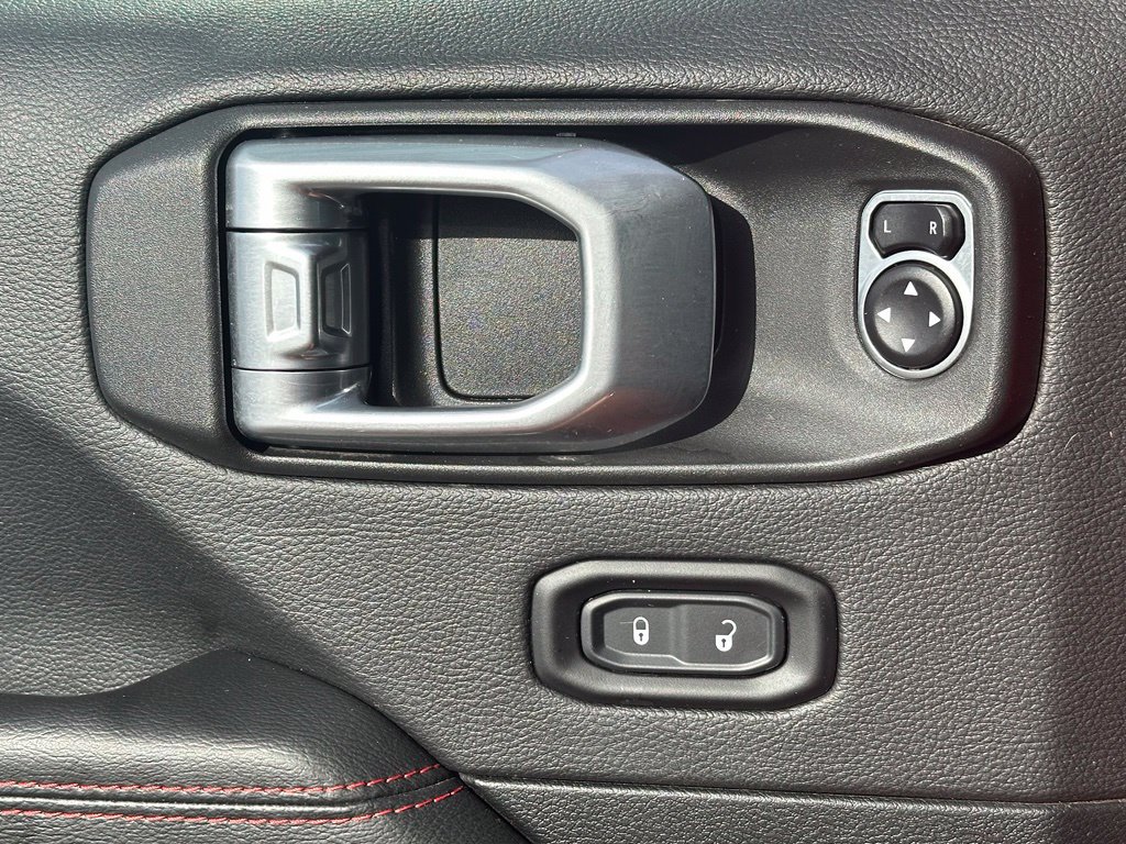 Used 2021 Jeep Wrangler Unlimited Rubicon AWD/4WD image 30