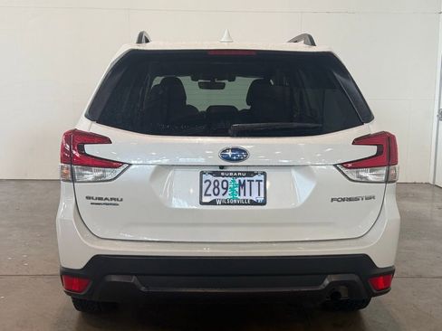 Used 2021 Subaru Forester Premium image 5
