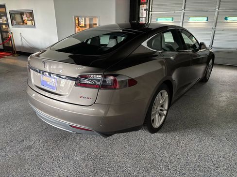 Used 2015 Tesla Model S P90D image 7