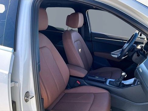 Used 2024 Audi Q3 2.0T Premium Plus w/ Premium Plus Package image 7