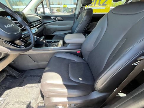Used 2026 Kia Carnival FWD image 29